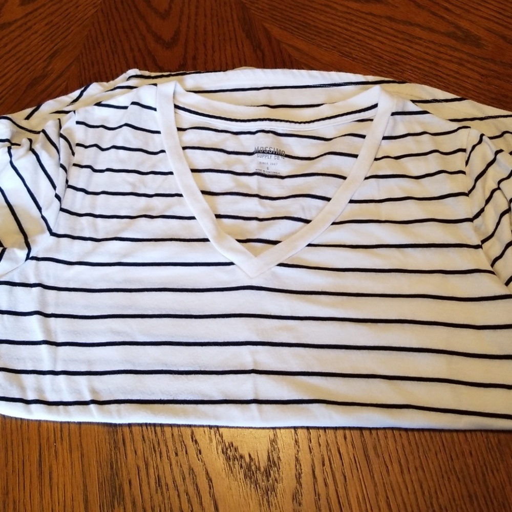 V neck tee